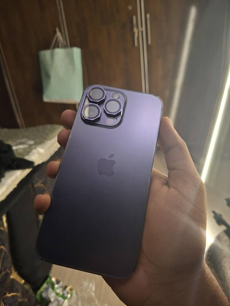 Apple iPhone 14 Pro Max 0