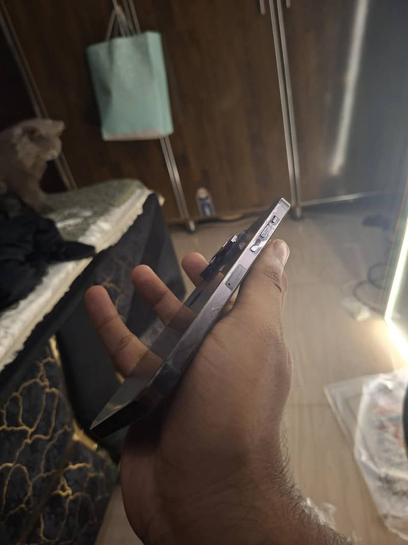 Apple iPhone 14 Pro Max 1