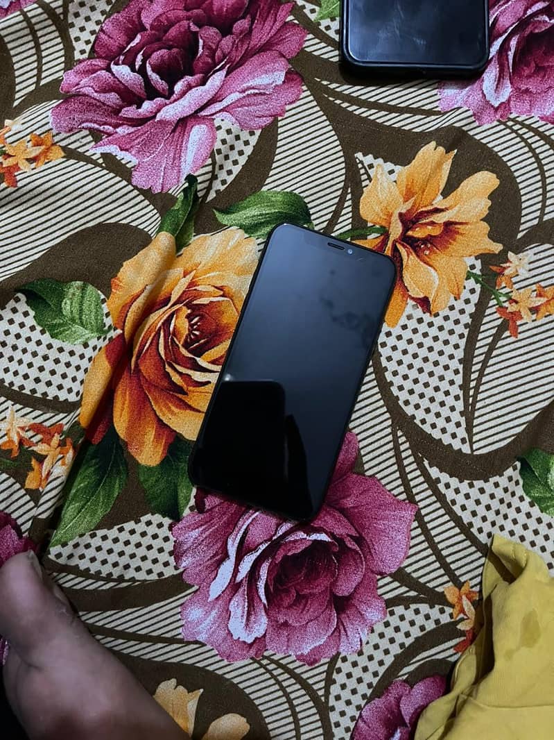 Apple iPhone X 5
