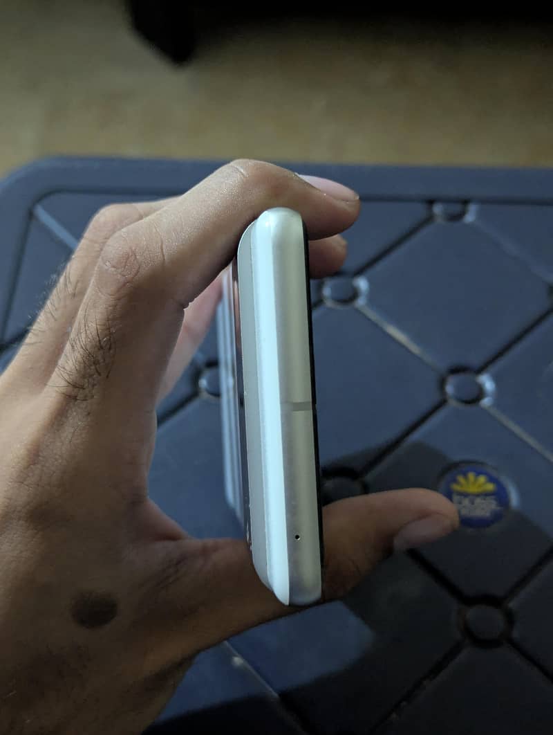 Google Pixel 7 5
