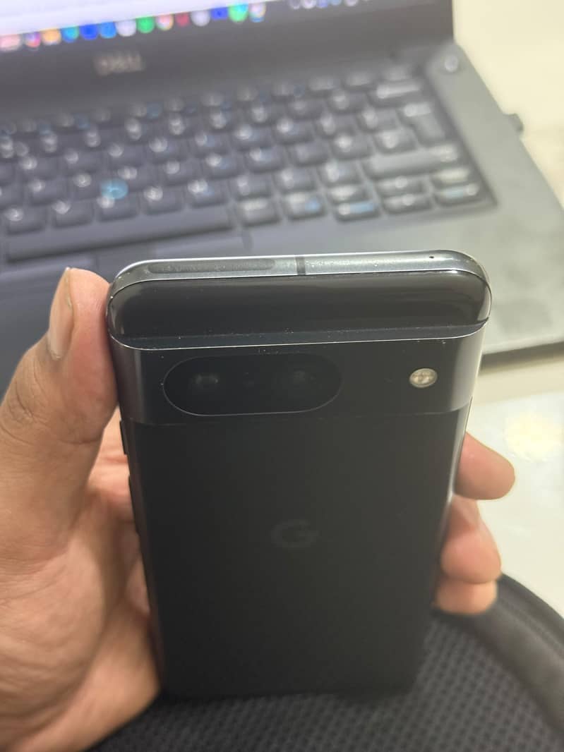 Google Pixel 8 4