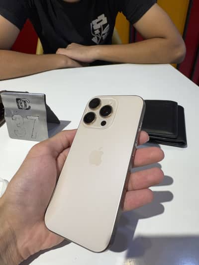 Apple iPhone 16 Pro