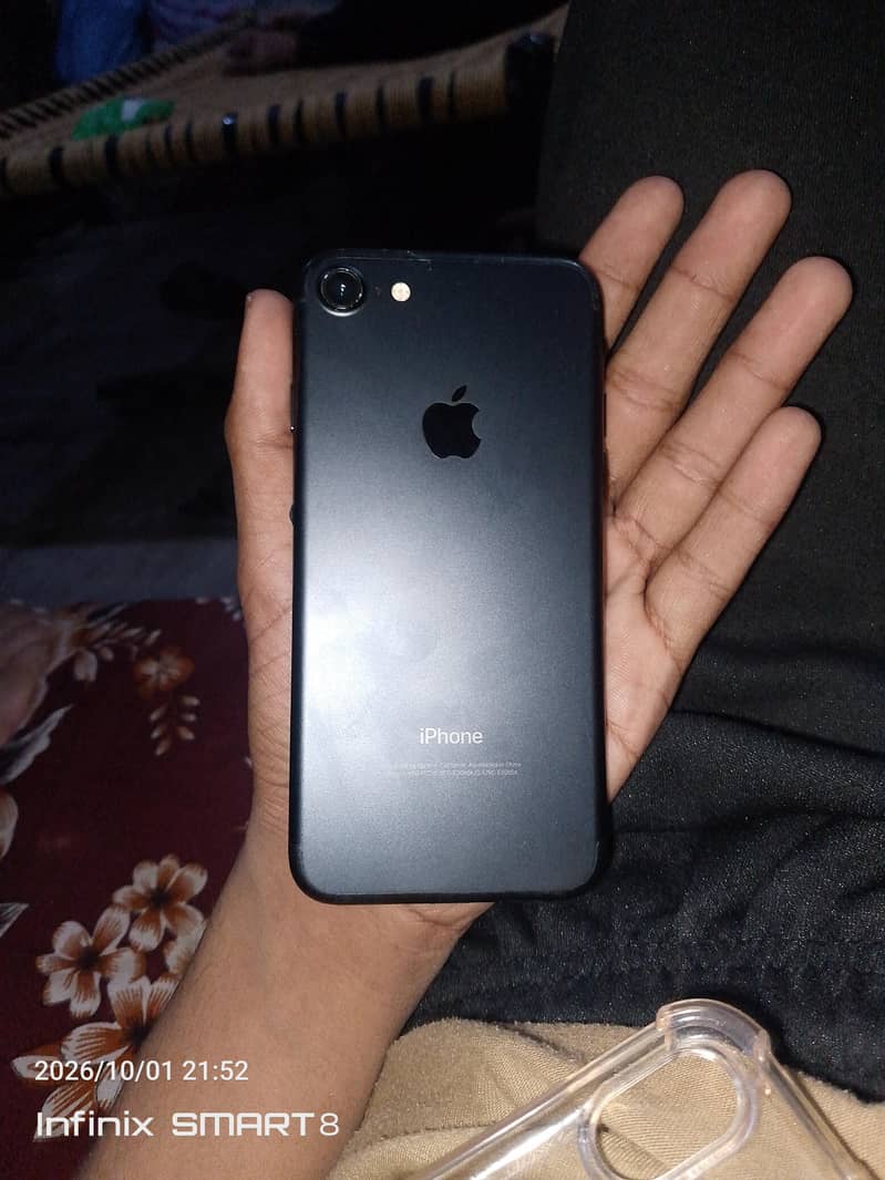 Apple iPhone 7 2