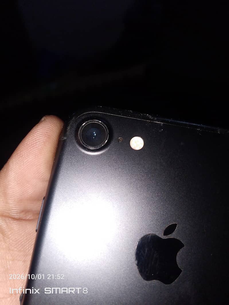 Apple iPhone 7 3