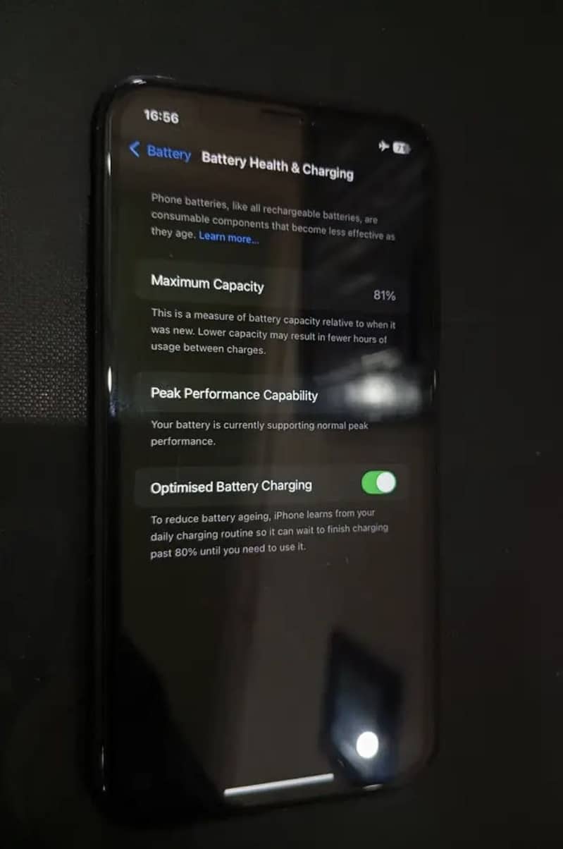 Apple iPhone XR 0