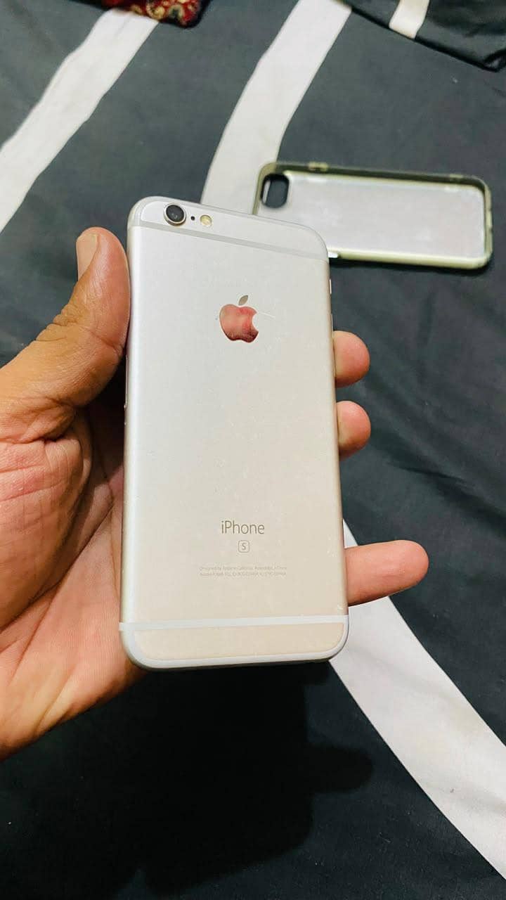 Apple iPhone 6S 1