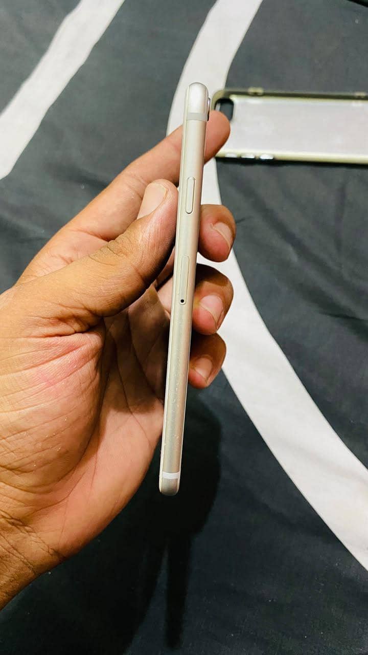 Apple iPhone 6S 2