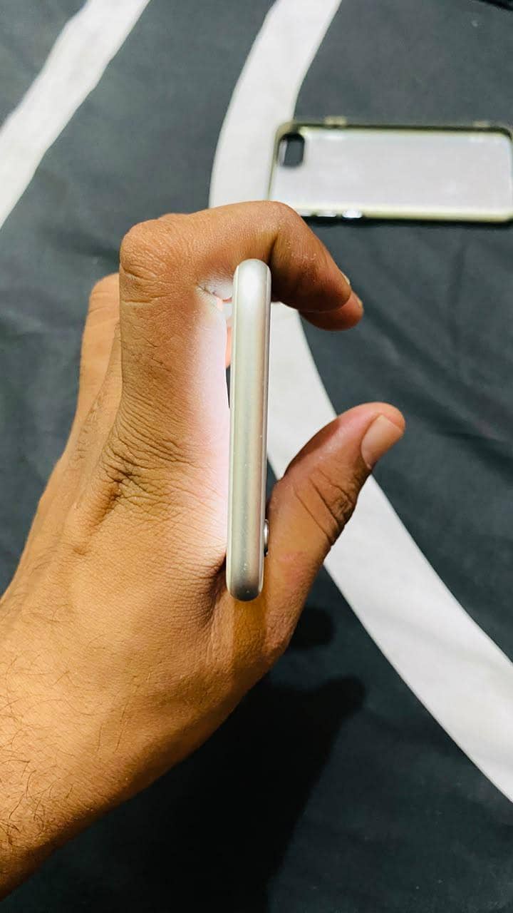 Apple iPhone 6S 3