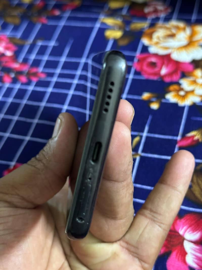 Xiaomi Redmi Note 14 Pro 4
