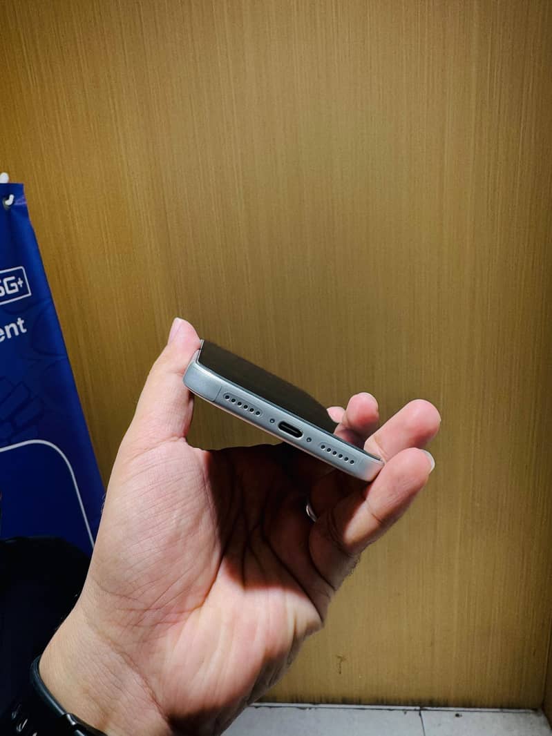 Apple iPhone 17 Pro Max 0