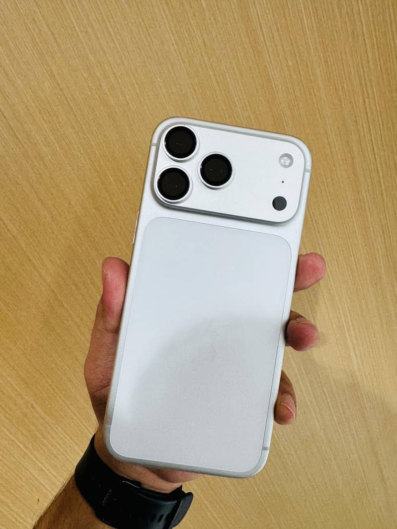 Apple iPhone 17 Pro Max 8