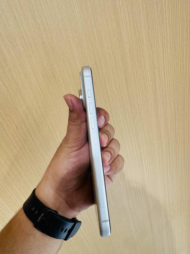 Apple iPhone 17 Pro Max 9