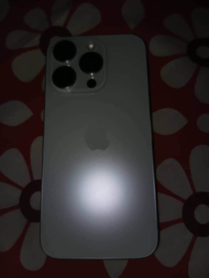 Apple iPhone 15 Pro 2