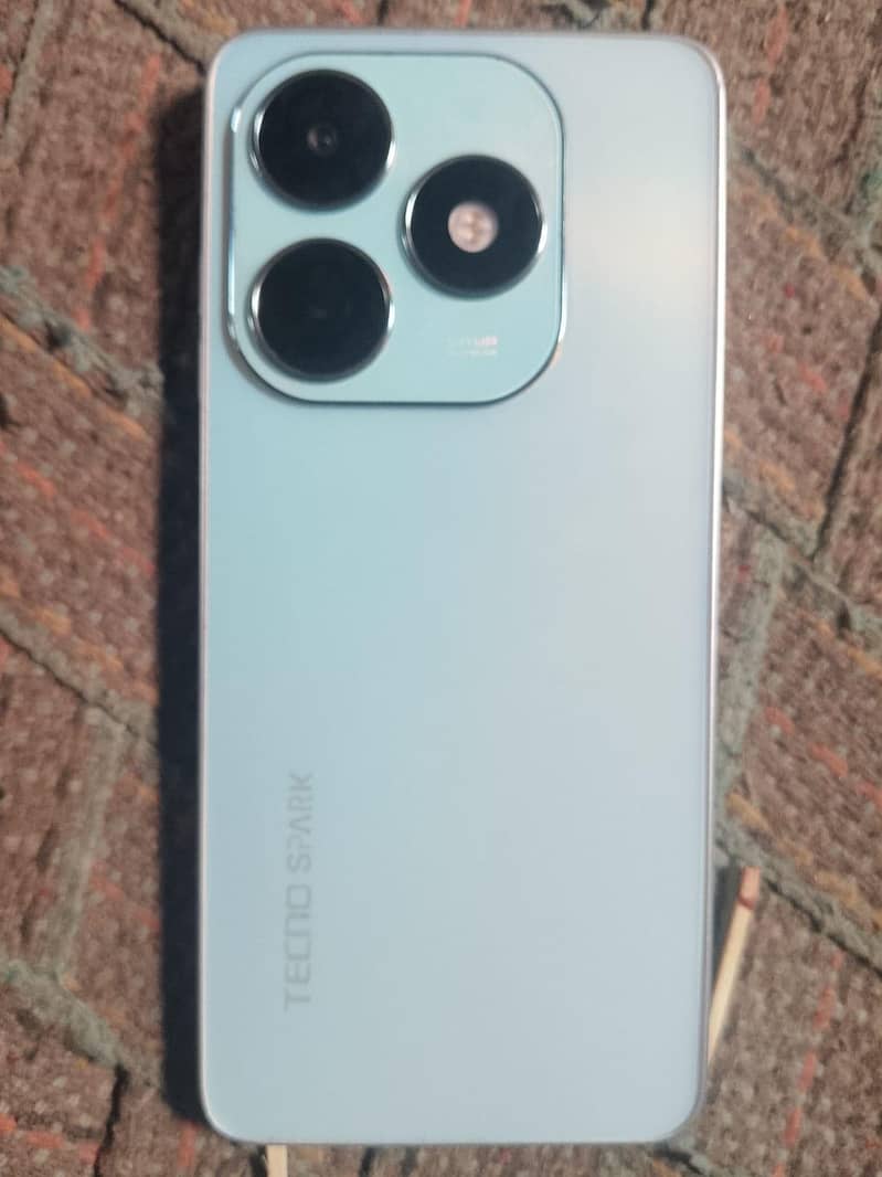 Tecno Spark 20C 3