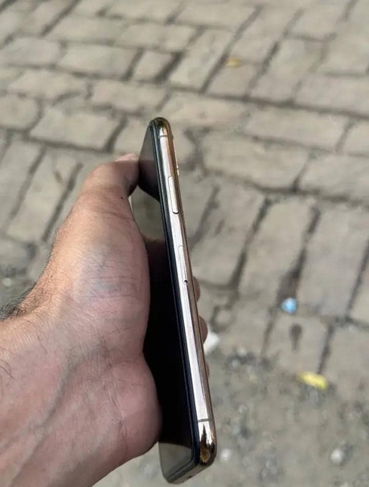 Iphone xs Dead 1