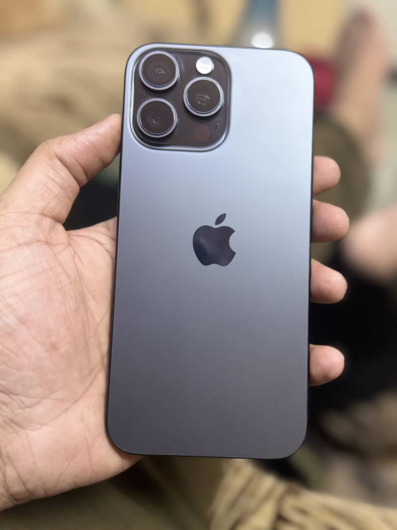Apple iPhone 16 Pro Max 0
