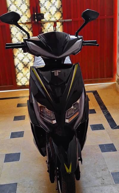 etroxq Zippy Scooter