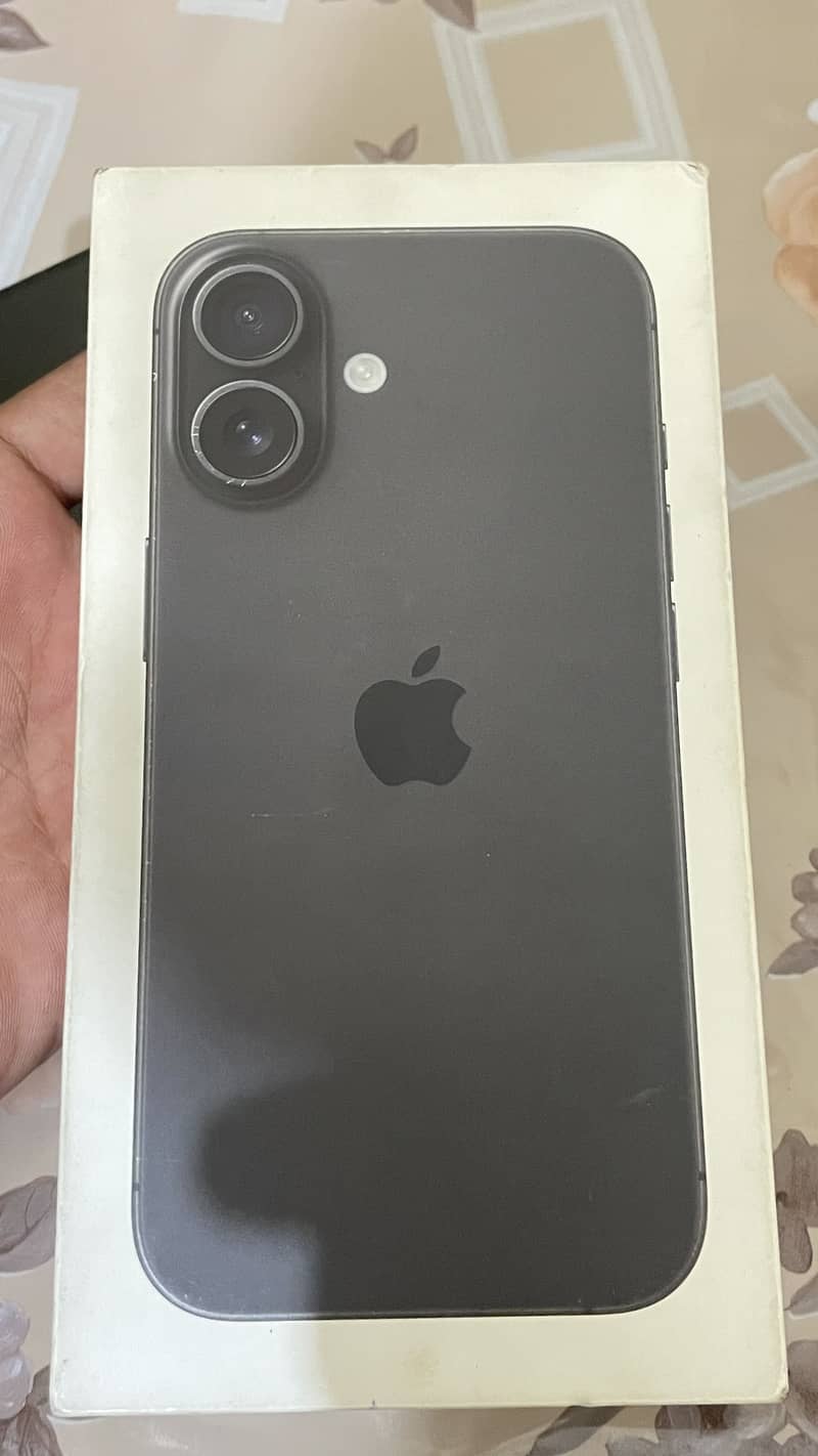 Apple iPhone 16 1