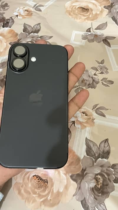 Apple iPhone 16