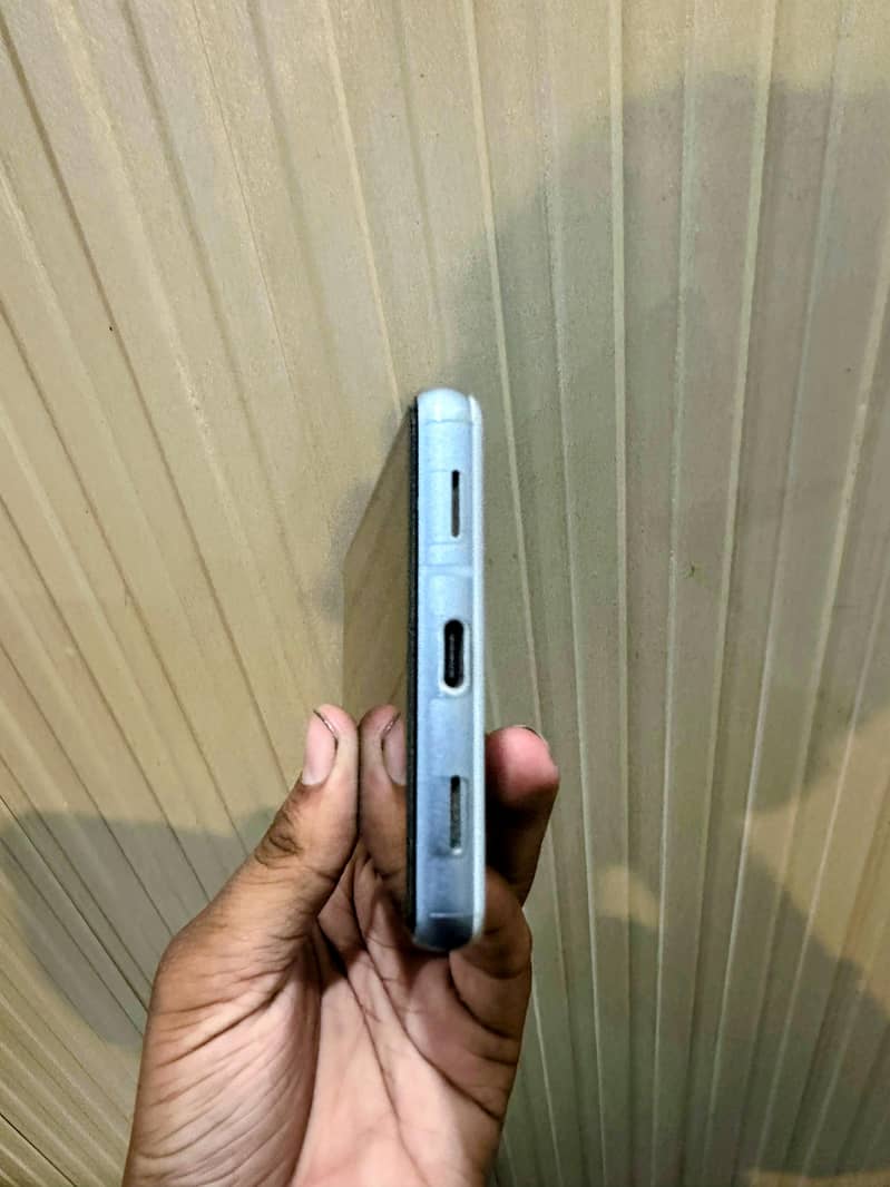 Google Pixel 7a 5