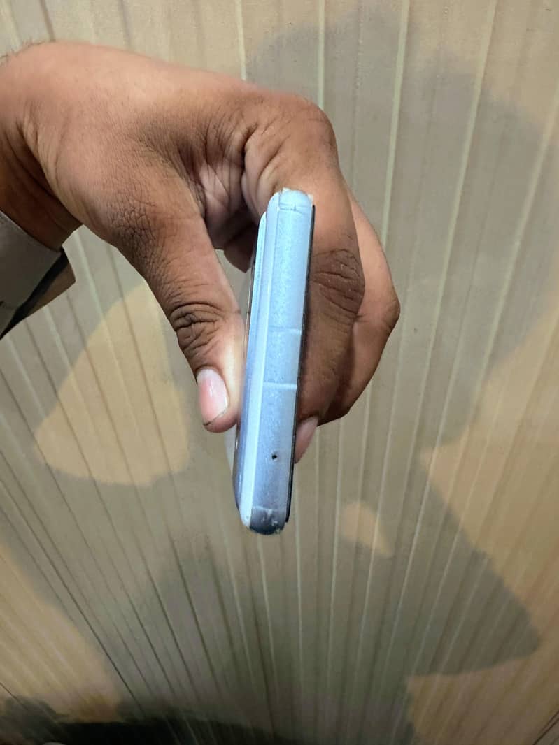 Google Pixel 7a 6
