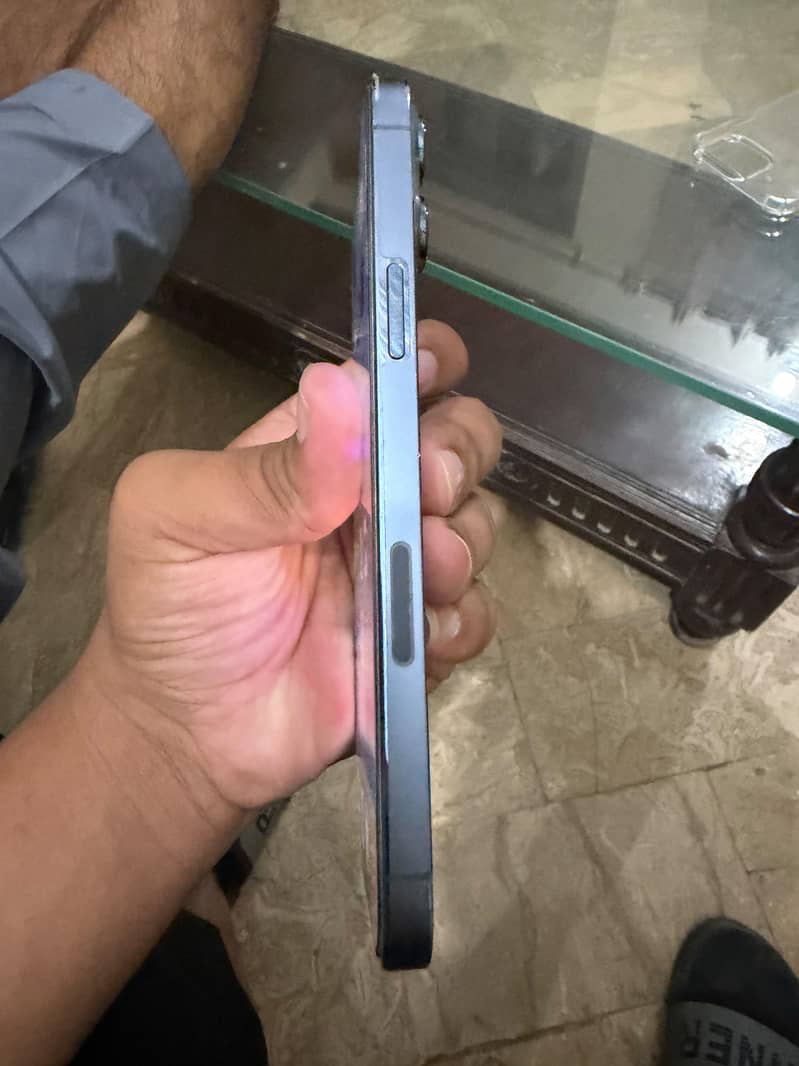 Apple iPhone 13 Pro Max 1