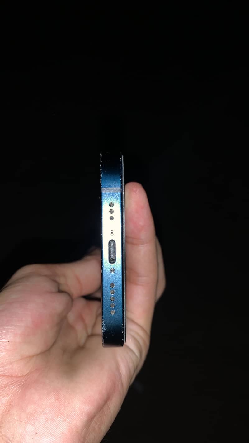Apple iPhone 13 2