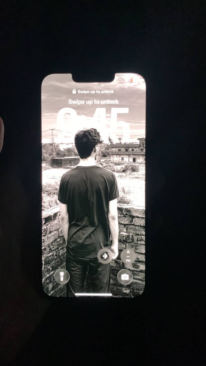 Apple iPhone 13 4