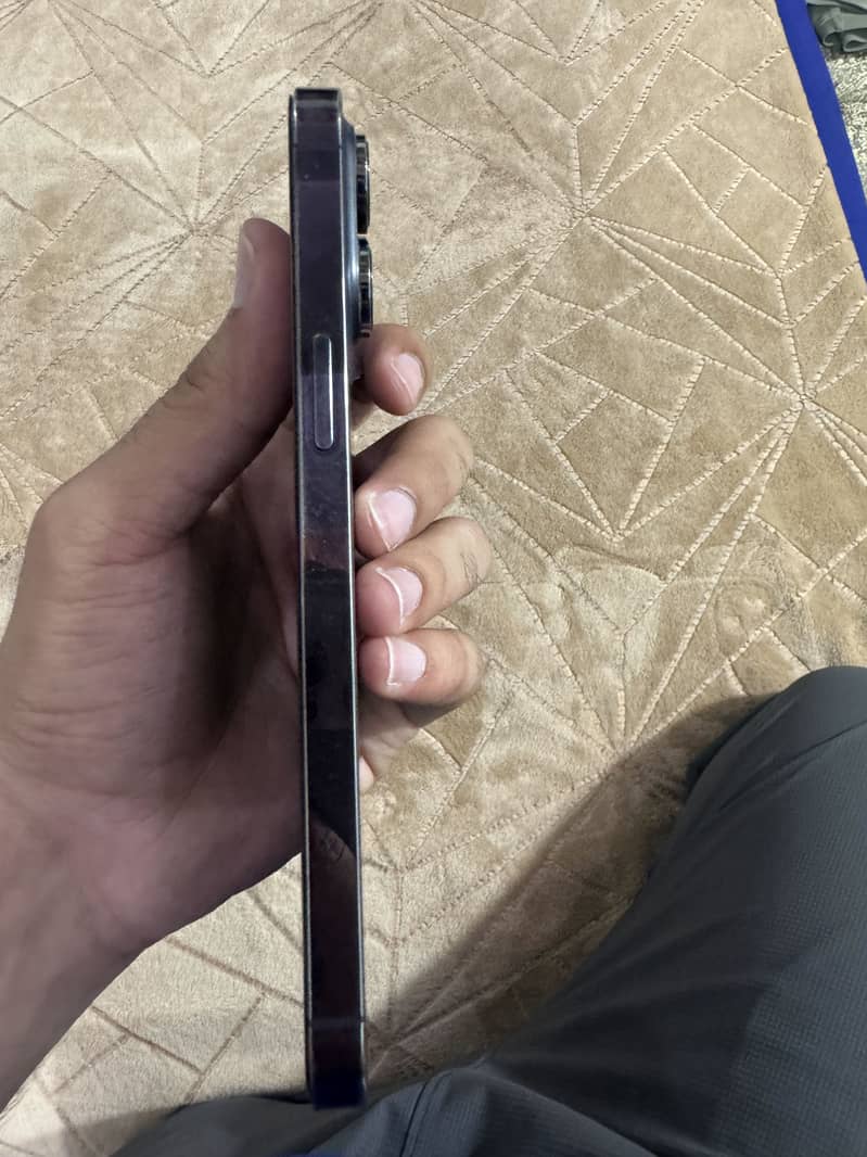 Apple iPhone 14 Pro Max 1
