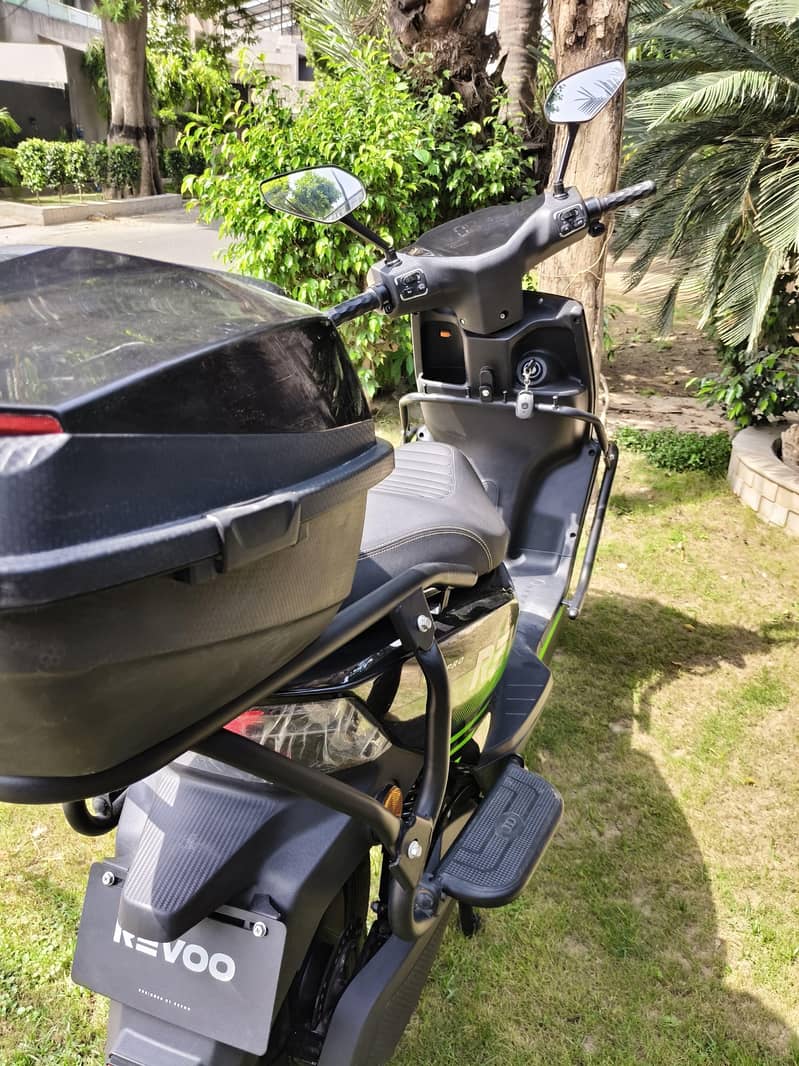 revoo c32 pro 1