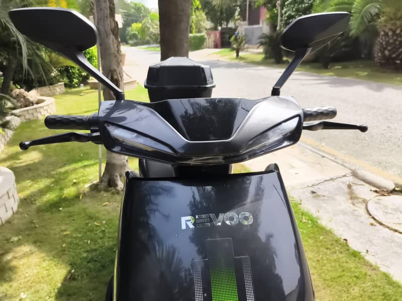 revoo c32 pro 8