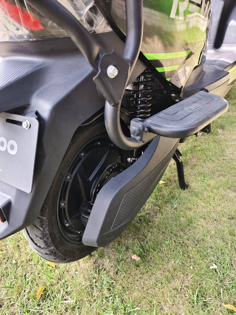 revoo c32 pro 14