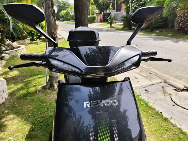 revoo c32 pro 16