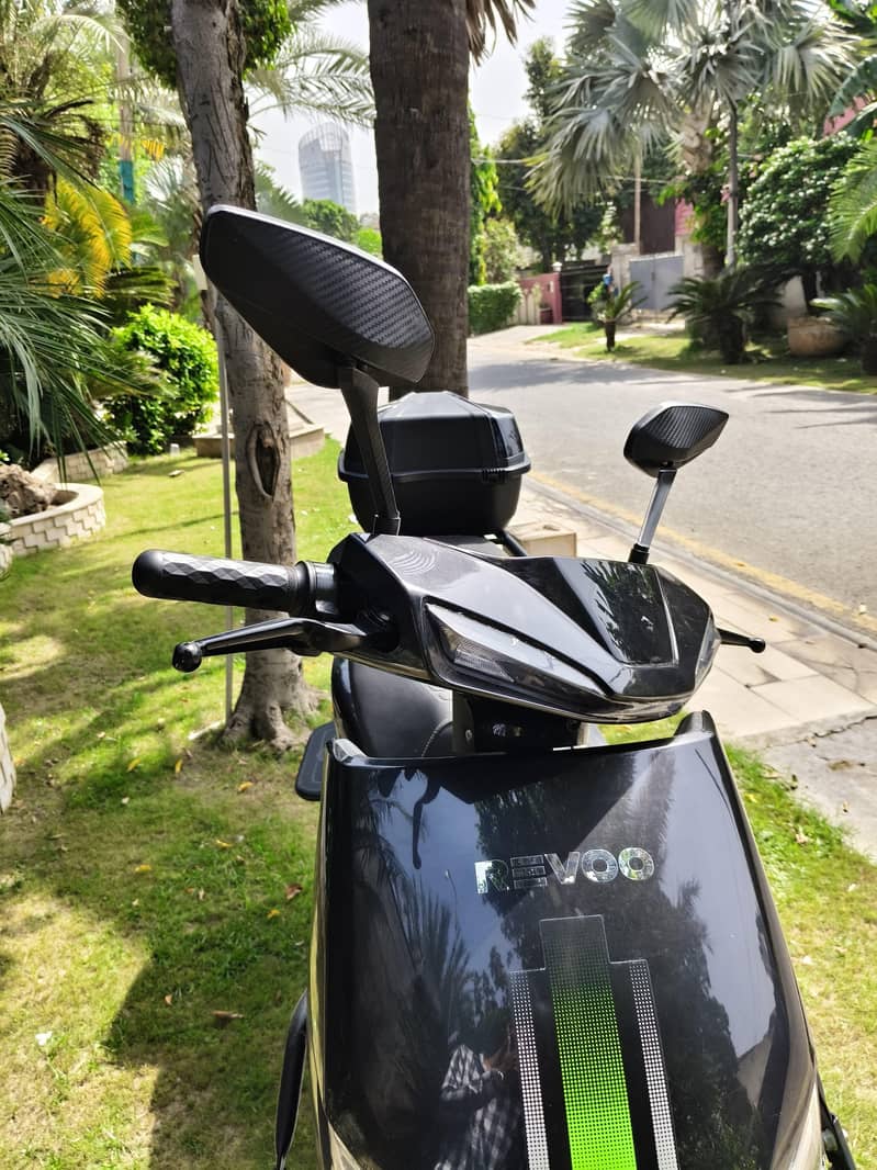 revoo c32 pro 17