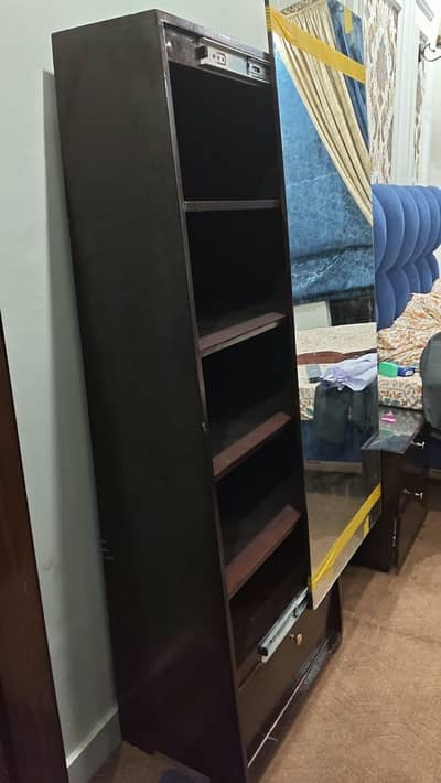 Brand new dressing with sliding mirror