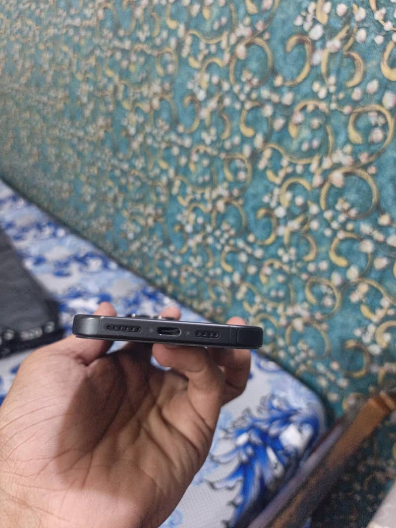 Apple iPhone 15 Pro Max 3