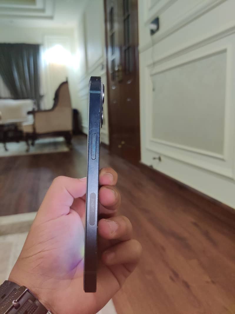 Apple iPhone 13 1