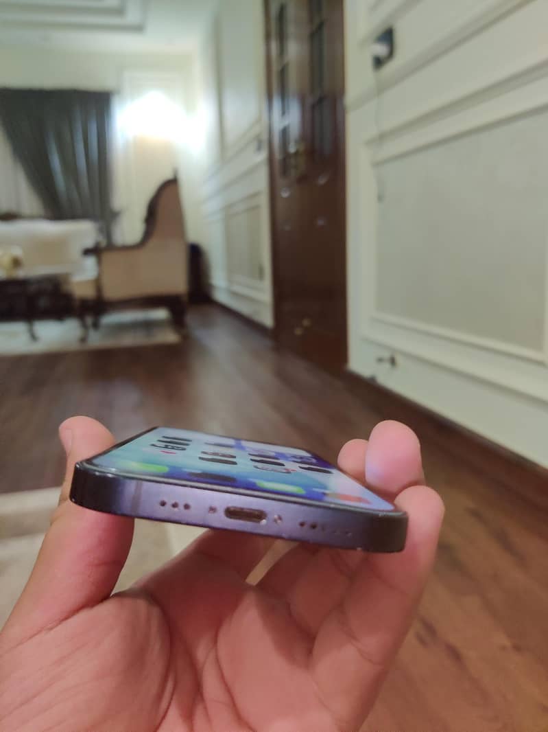 Apple iPhone 13 2