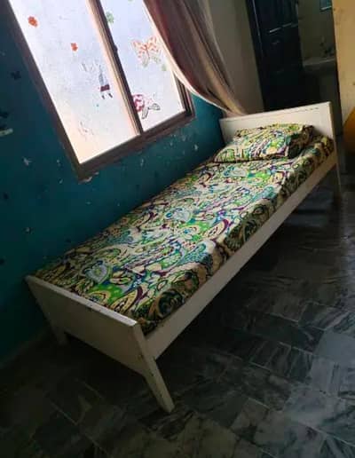 Single bed for Sale