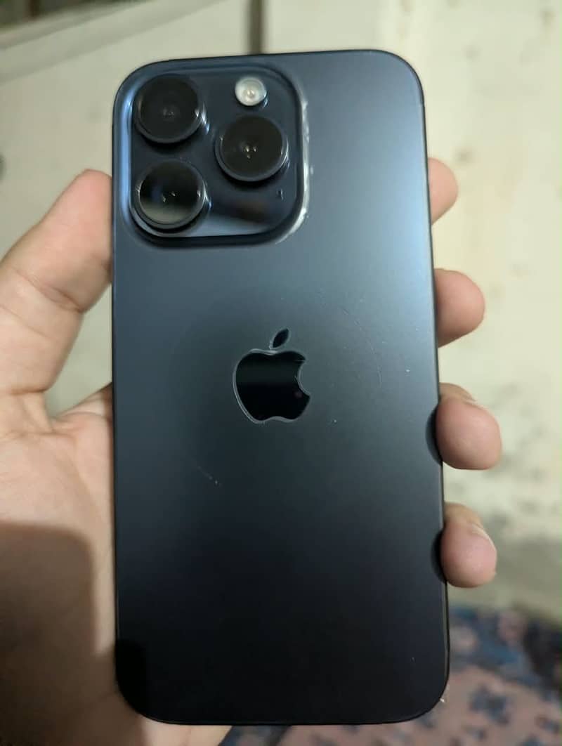 Apple iPhone 15 Pro 0