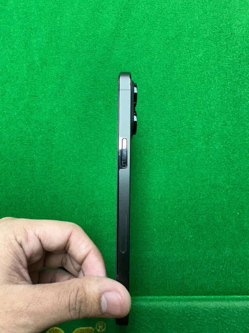 Apple iPhone 14 Pro Max 3