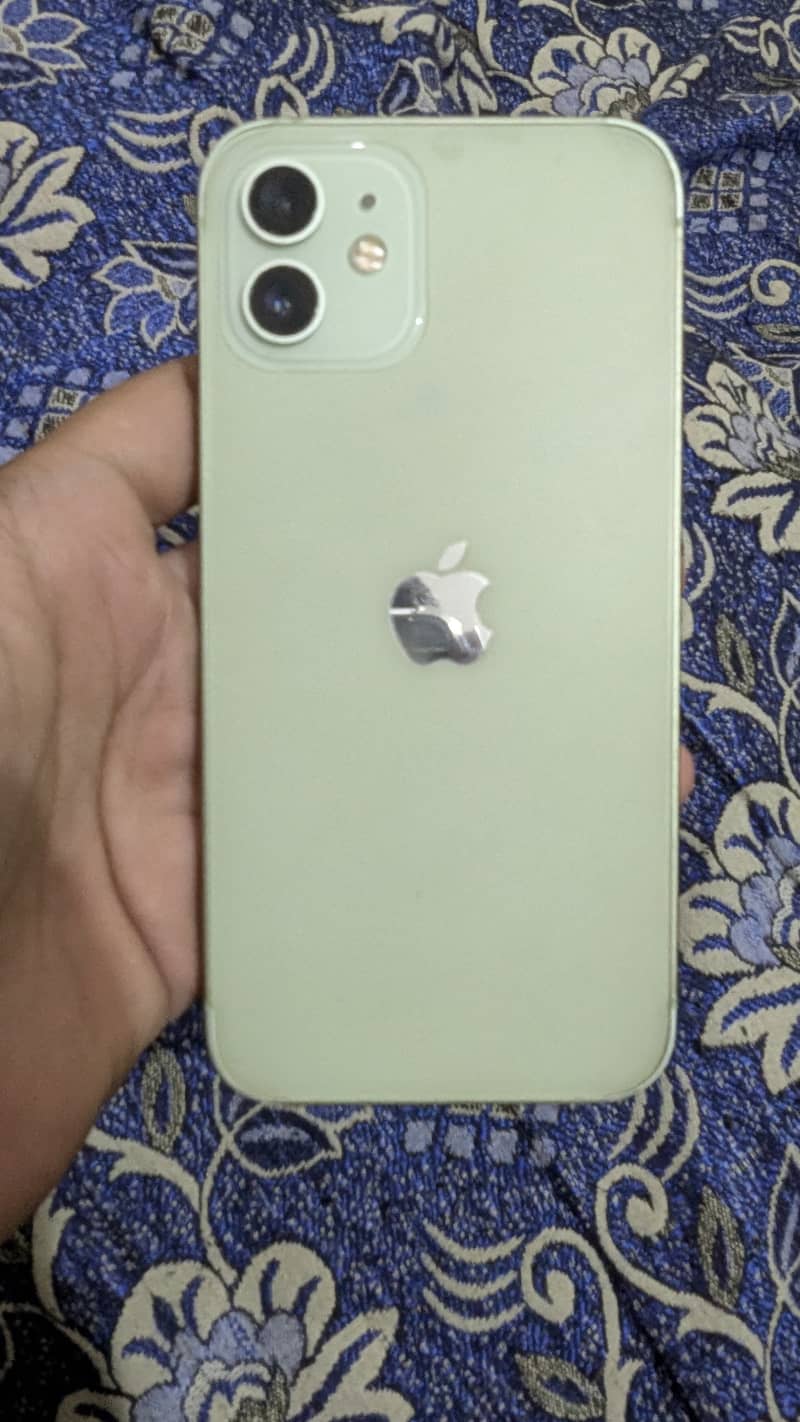 Apple iPhone 12 6