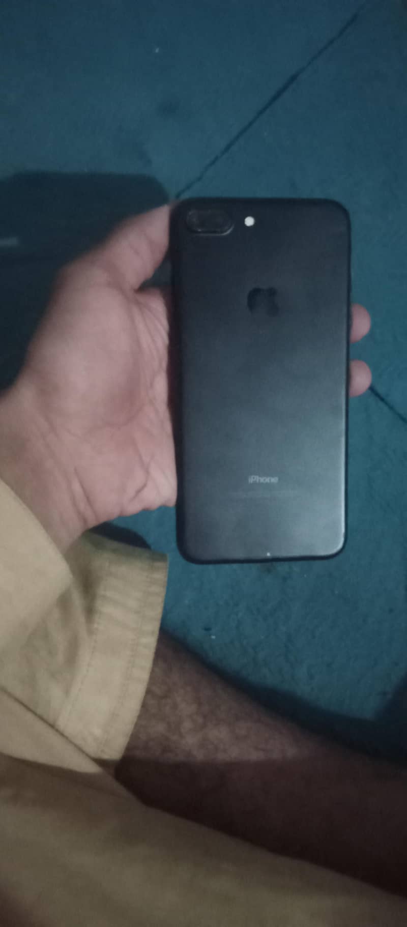 Apple iPhone 7 Plus 2