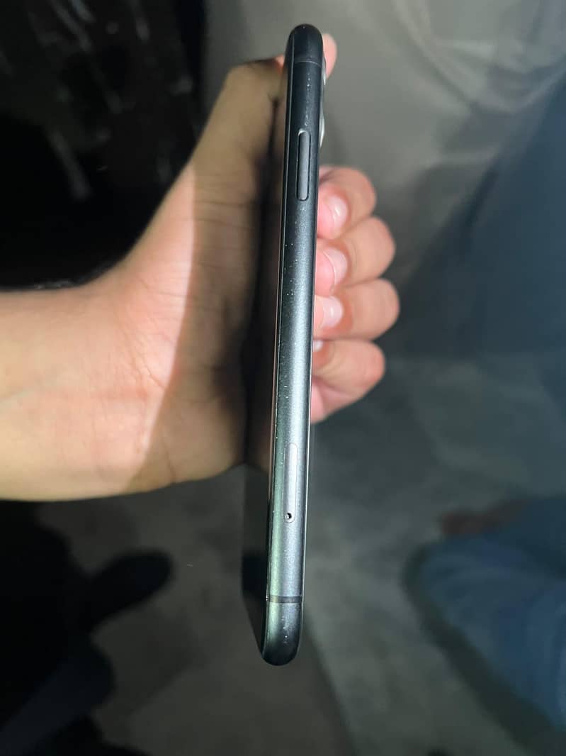 Apple iPhone 11 0