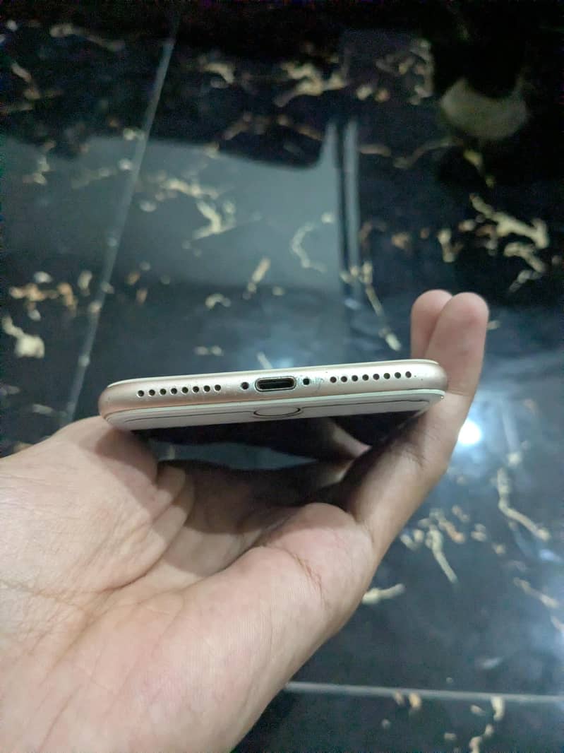 Apple iPhone 8 Plus 2