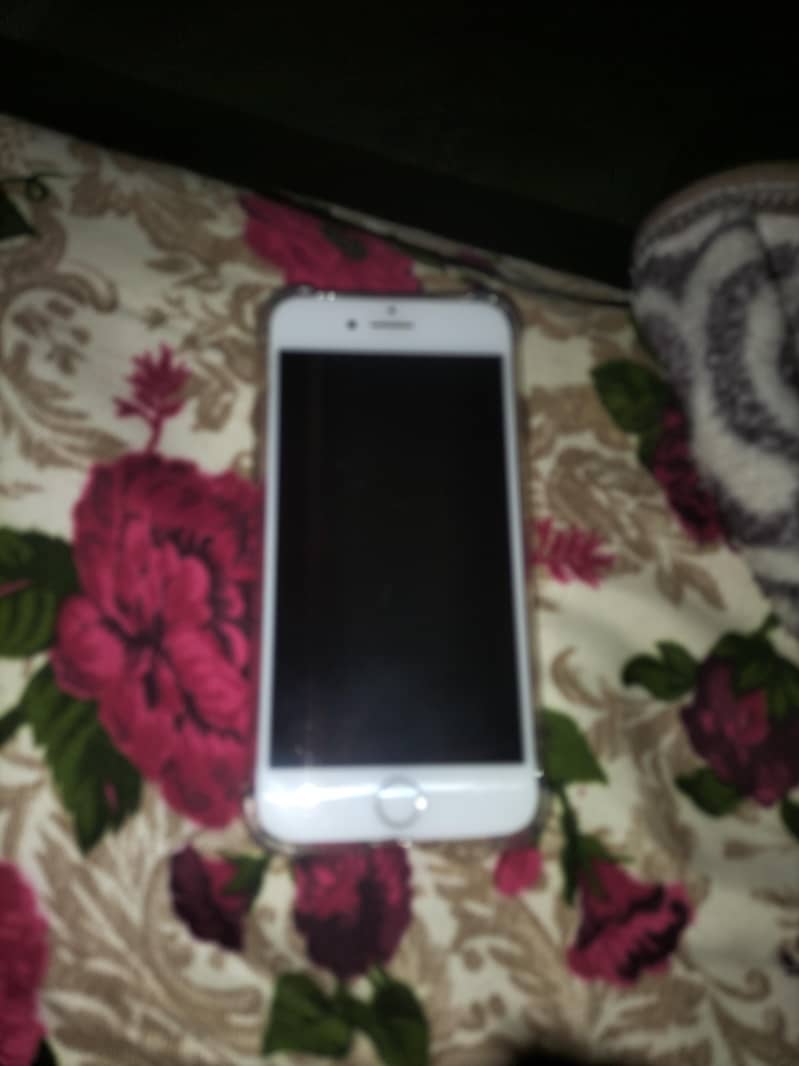 Apple iPhone 7 1