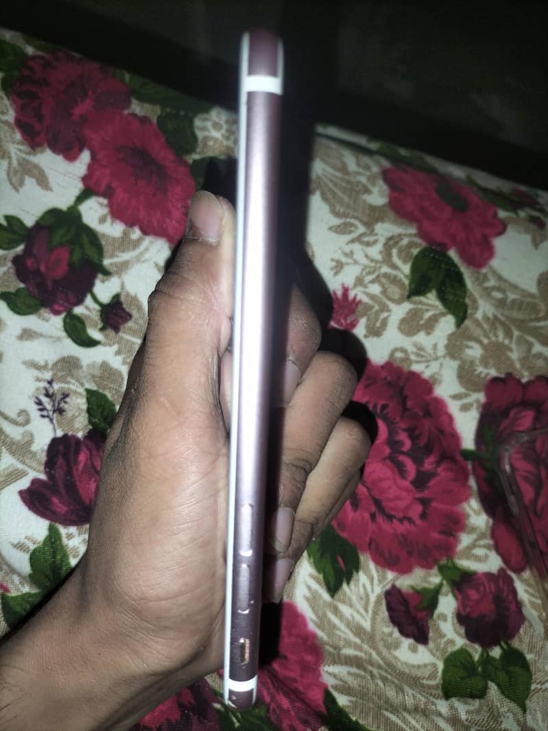 Apple iPhone 7 3