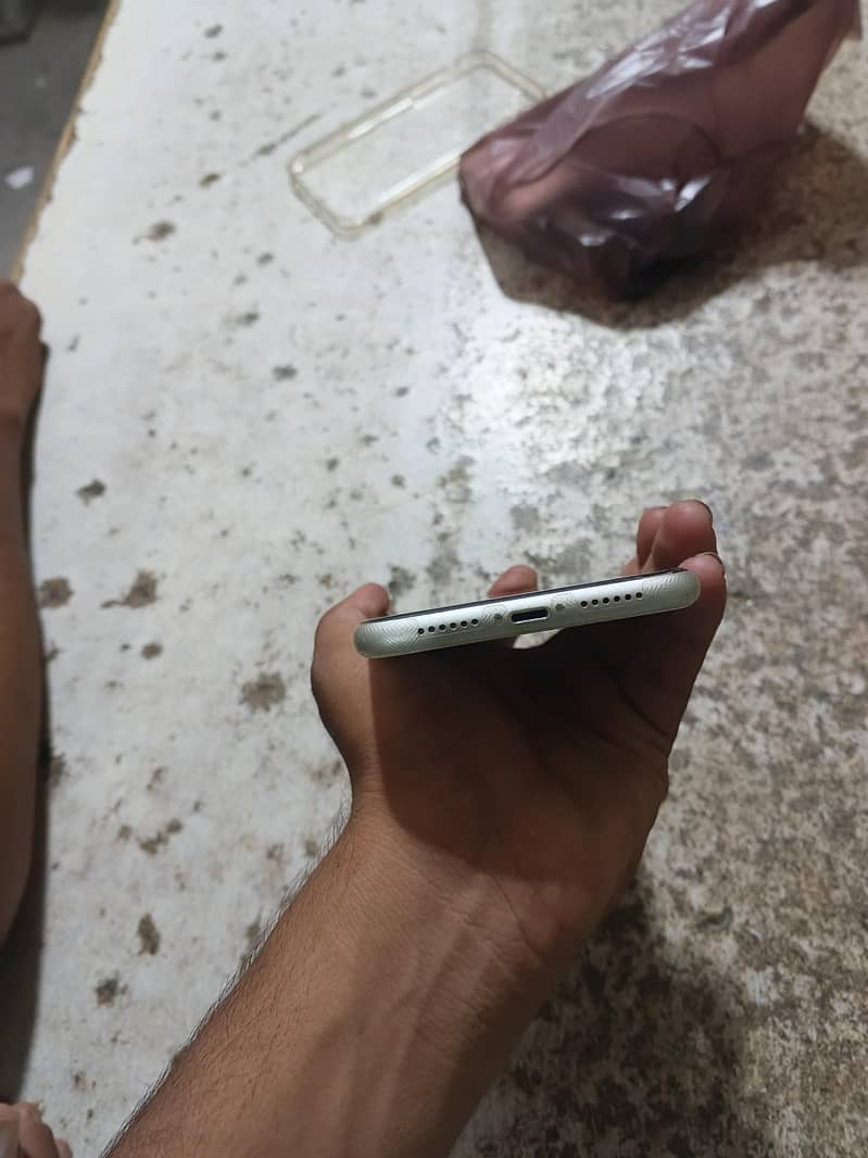 Apple iPhone 11 2