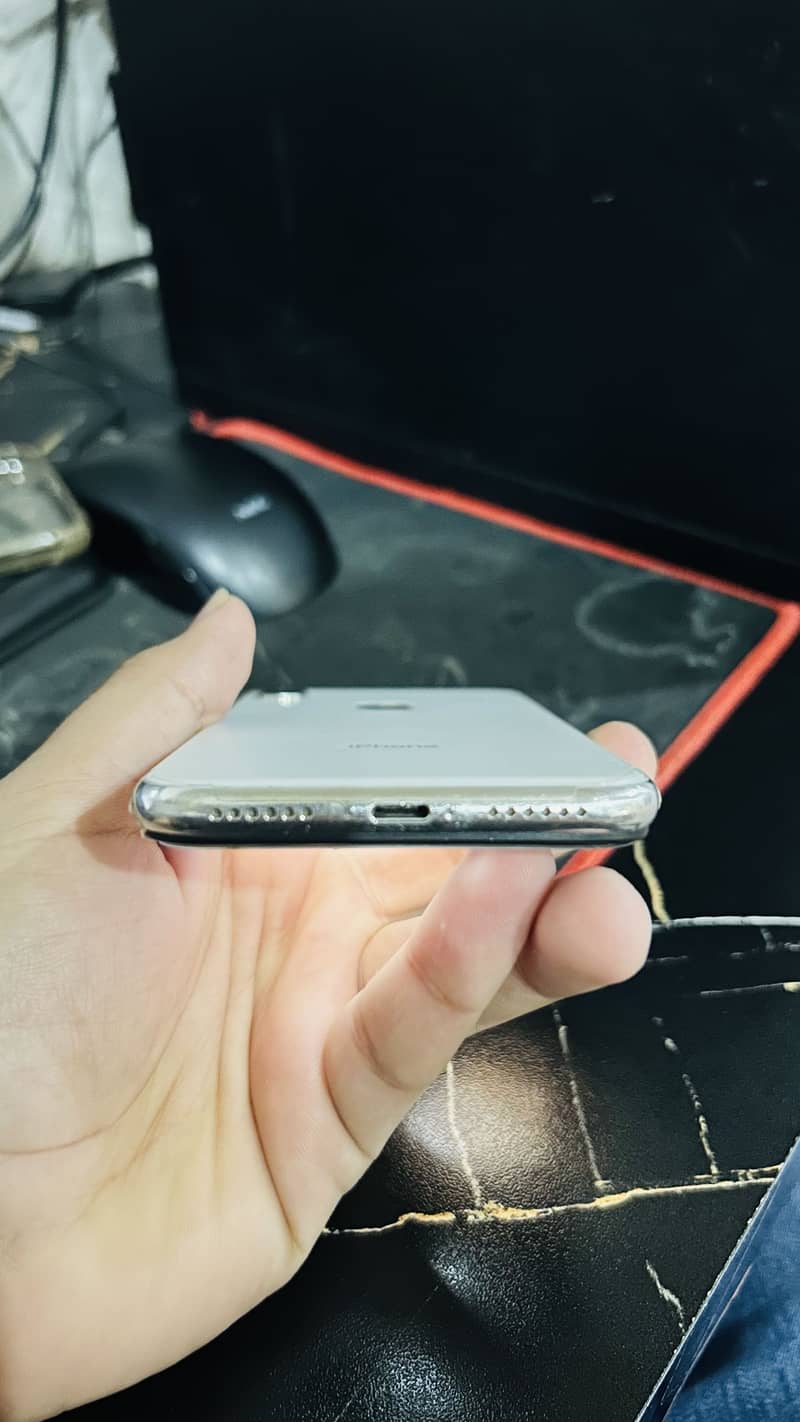 iphone seller 16
