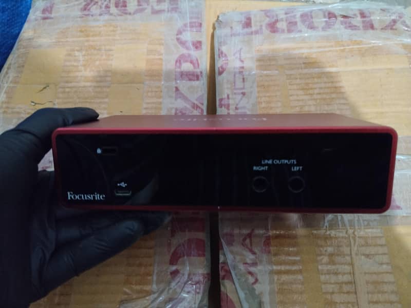 Focusrite Scarlett 2i2 3rd Gen audio interface 2